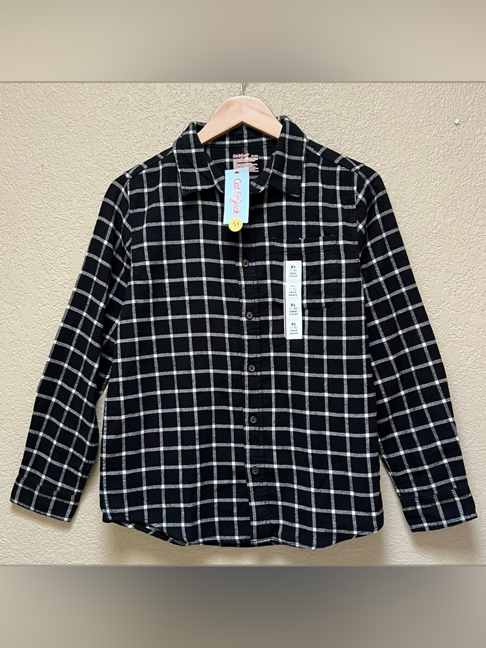 Cat & Jack Boy’s Plaid Flannel Buttoned Shirt Size- XL